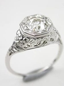 Floral and Filigree vintage engagement ring: A Romantic Piece from the 1920s