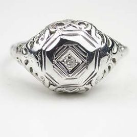 Vintage and antique jewelry trend in 2026