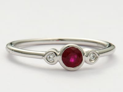 Vintage and antique jewelry trend in 2026